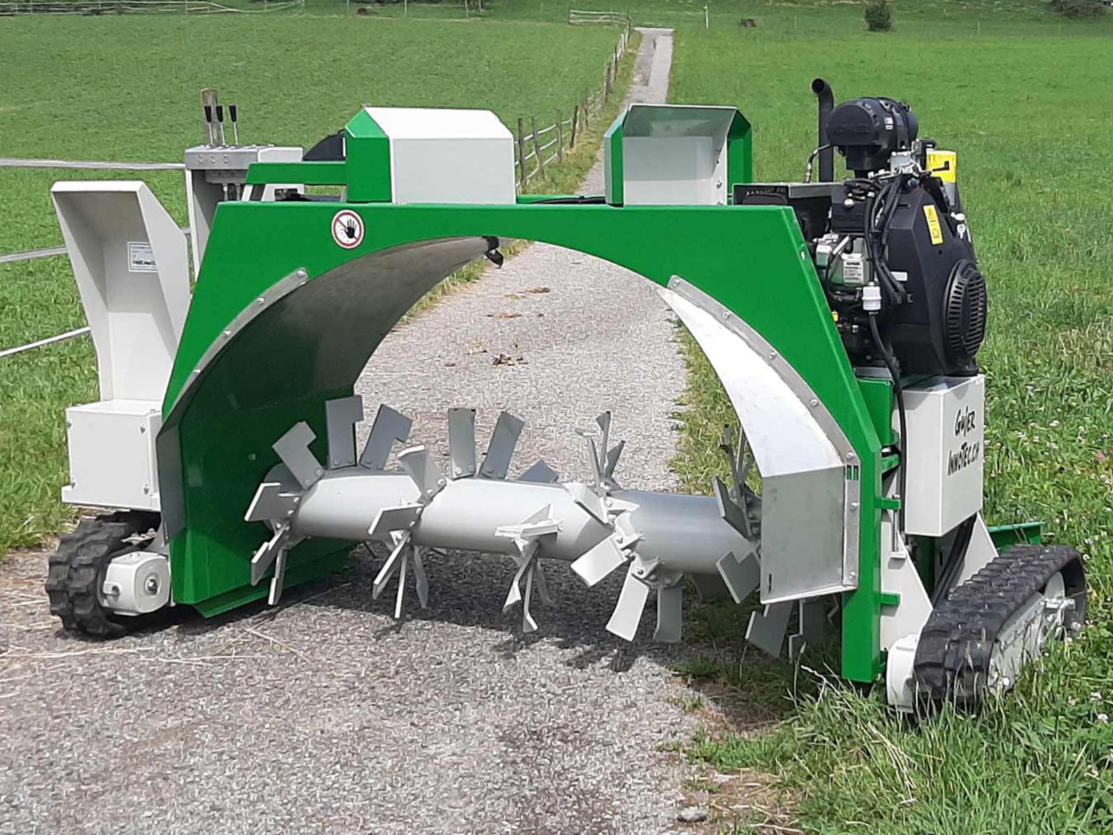Kompostwender 2100 B&E Gujer Landmaschinen AG