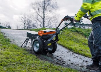 Unkrautbuerste Gujer Landmaschinen AG, Husqvarna Vertretung